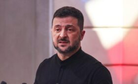 Зеленский заявил, что готов встретиться с Путиным и Трампом, но не в Москве