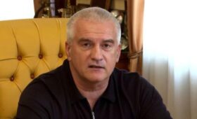 Аксенов заявил, что в Крыму на месяц заморозили цены на топливо