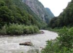 МЧС спасло трех человек из горной реки в Сочи