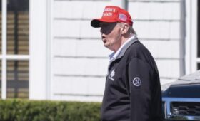 Metro: слухи о здоровье Трампа усилились после перекрытия дорог у больницы