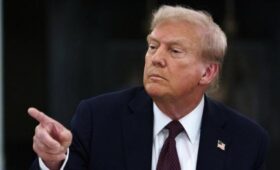Трамп намекнул, что может использовать Министерство войны в Чикаго против мигрантов
