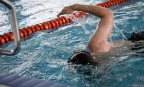 Глава Минспорта раскритиковал недопуск российских пловцов на ЧЕ в Польше