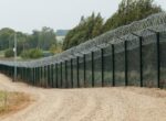 ERR: в Эстонии перекрыли частично проходящую через Россию дорогу