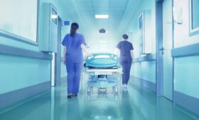 Британец узнал об онкологии, когда сломал шею после удара пальцем ноги о стул