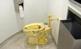 Золотой унитаз выставят на торги в США  за 10 млн долларов