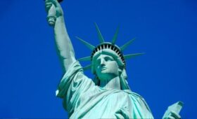 Статуя Свободы в Нью-Йорке может погаснуть из-за шатдауна в США