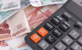 Оклады силовиков, судей и военных повысили на 7,6% в России
