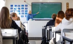 В ГД РФ предложили доплачивать учителям за каждого «сверхнормативного» ученика