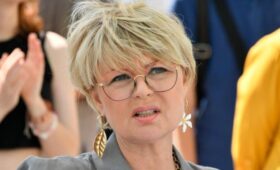 Дочь режиссера Меньшова выступила против создателей сериала «Москва слезам не верит»