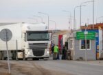 ФТС заявила, что таможенники не проверяют транспорт на границе РФ и Казахстана