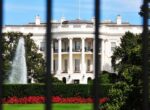 Автомобиль въехал в ворота Секретной службы США у Белого дома