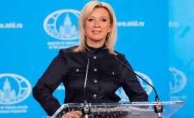 Захарова назвала антигуманным решение Латвии о депортации россиян