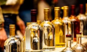 В РФ одобрили проект, упрощающий получение лицензий на продажу алкоголя