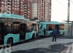 Три человека госпитализированы после столкновения двух автобусов в Петербурге