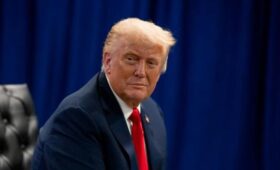 Невролог: жажда Трампа получить Нобелевскую премию говорит о когнитивных нарушениях