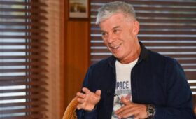 Представитель Газманова назвала дикостью слух о здоровье артиста