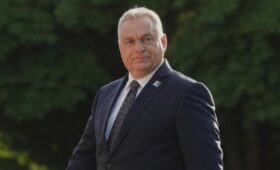 Орбан заявил, что Венгрия ищет способ обойти запрет на импорт российской нефти