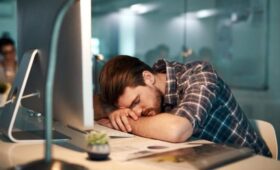 Почти 40% россиян испытывают усталость каждый день