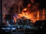Пожар вспыхнул на нефтеперерабатывающем заводе Chevron в США