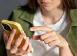 Депутаты Госдумы предложили позволить родителям посещать школьные собрания онлайн