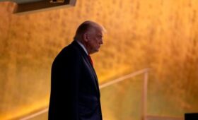 Трамп поблагодарил Путина после его слов об усилиях США по решению кризисов и проблем