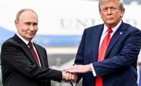 Axios: желание Трампа встретиться с Путиным стало неожиданным для Зеленского