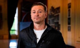 Безруков назвал голливудской площадку Арканар в кинопарке «Москино»