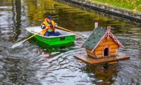 Около 200 утиных домиков уберут на зиму с московских водоемов