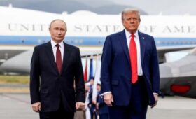 Politico: лидеры стран Евросоюза хотят быть на встрече Путина и Трампа