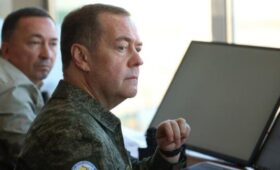 Медведев: улучшенные вооружения РФ усилят поражение целей противника