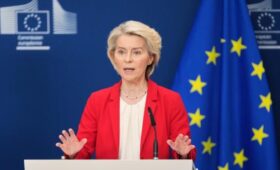 Фон дер Ляйен заявила, что ЕС меняет подход к санкциям против России