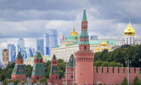 Отец Илона Маска назвал Москву самой впечатляющей столицей в мире