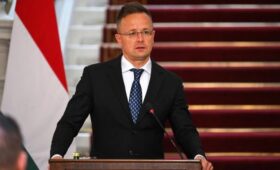 Сийярто: Венгрия не будет исполнять решение МУС об аресте Путина