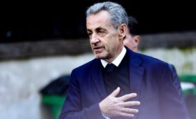 Daily Mail: заключенные криками и насмешками мешали Саркози спать