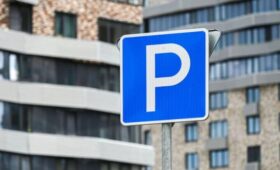 В России могут ввести автоматическую оплату парковки через транспондер