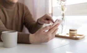 РКН: работа WhatsApp и Telegram частично ограничивается для противодействия преступникам