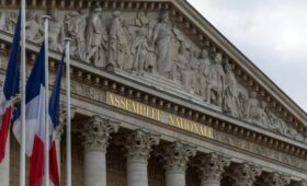 Нацсобрание Франции рассмотрит предложение об отрешении Макрона от власти