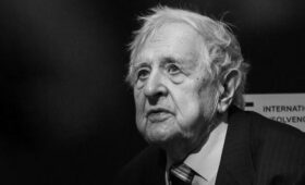 Умер почетный профессор СПбГУ Толстой, у которого учился Путин