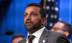 Белый дом опроверг сообщения о планах Трампа отстранить главу ФБР Пателя