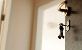 Депутат Кошелев: проблема жилья в России не будет решаться увеличением срока ипотеки