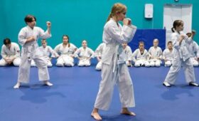 В СВАО дети участников СВО могут бесплатно посещать более 500 кружков и секций