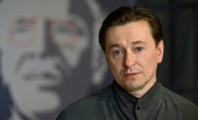 Сергей Безруков заявил, что недопустимо использовать имя и лицо человека для коммерции