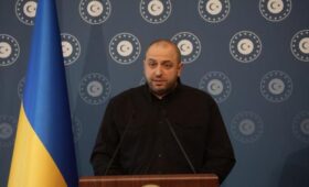 Глава украинской делегации на переговорах с РФ Умеров приехал в Стамбул