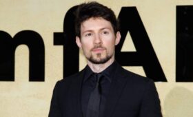 Дуров счел правдоподобной теорию о причастности Франции к смерти Кирка