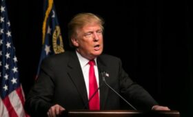 Трамп пообещал не допустить строительства коммунизма в США