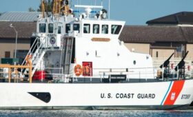 Береговая охрана США заявила, что видела российское судно у своих границ