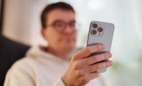 Юрист Крохин: перевод всех общедомовых чатов в MAX противоречит закону