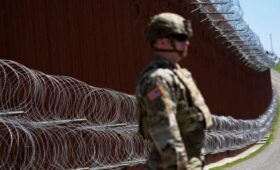 Трамп назвал главным приоритетом США контроль над мигрантами