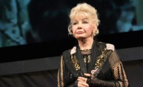 Прощание с актрисой Валентиной Шарыкиной пройдет в Театре сатиры