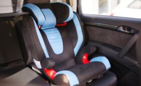 В ОП предложили обязать водителей такси иметь детские кресла